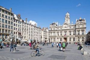 LYON